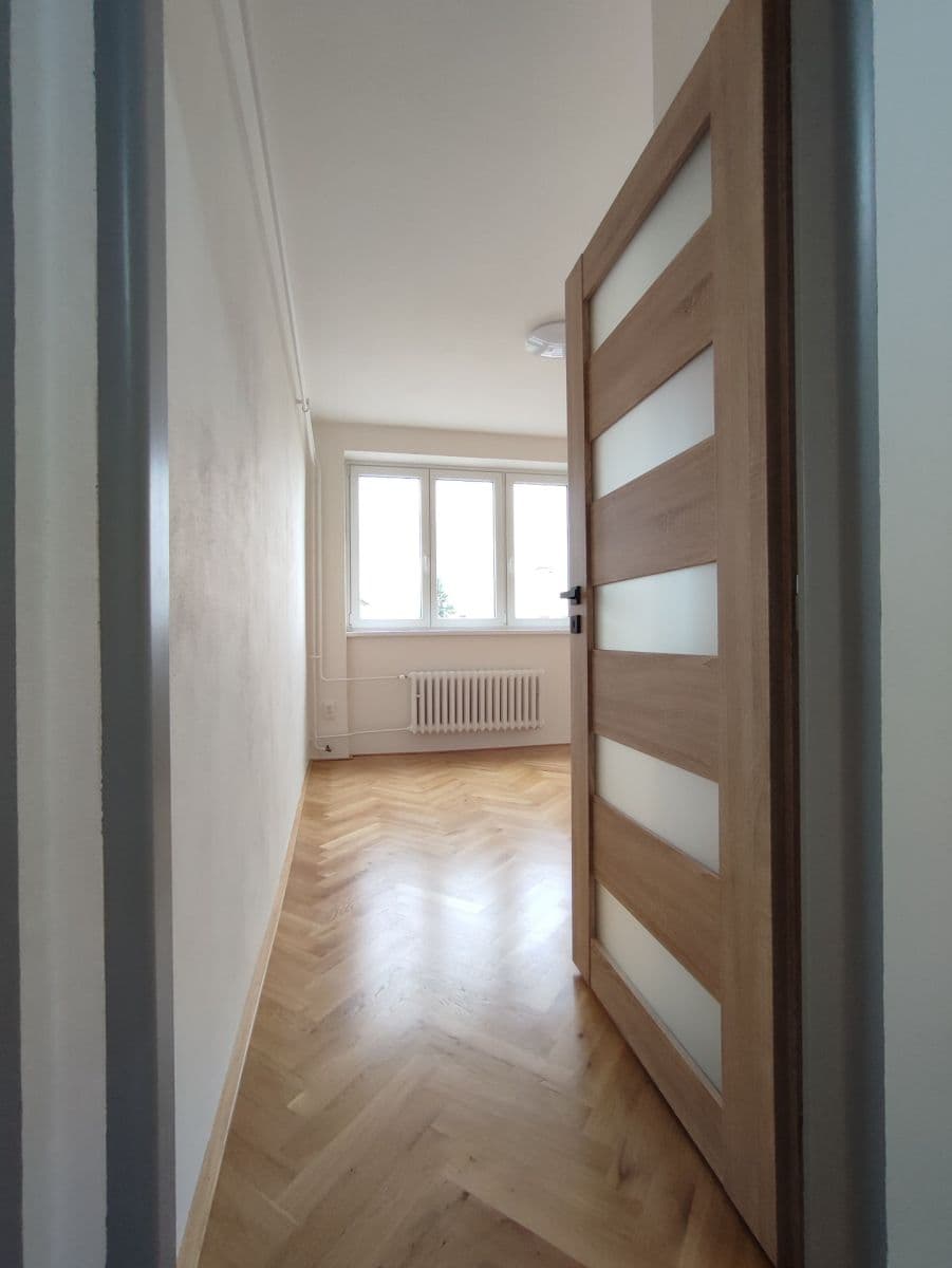 Pronájem bytu 3+1 78 m², Karlov, Velké Meziříčí, Kraj Vysočina Pronájem bytu 3+1 78 m², Karlov, Velké Meziříčí, Kraj Vysočina