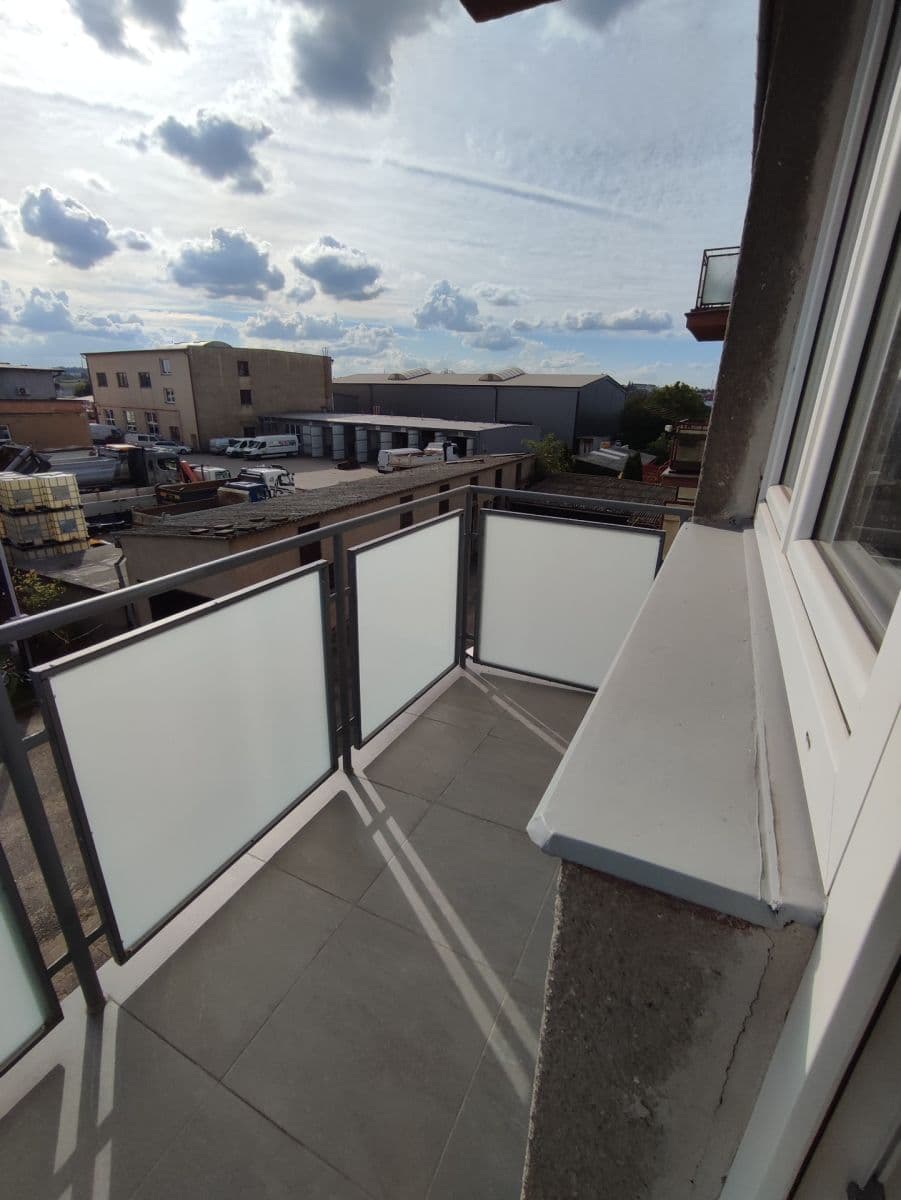 Pronájem bytu 3+1 78 m², Karlov, Velké Meziříčí, Kraj Vysočina Pronájem bytu 3+1 78 m², Karlov, Velké Meziříčí, Kraj Vysočina