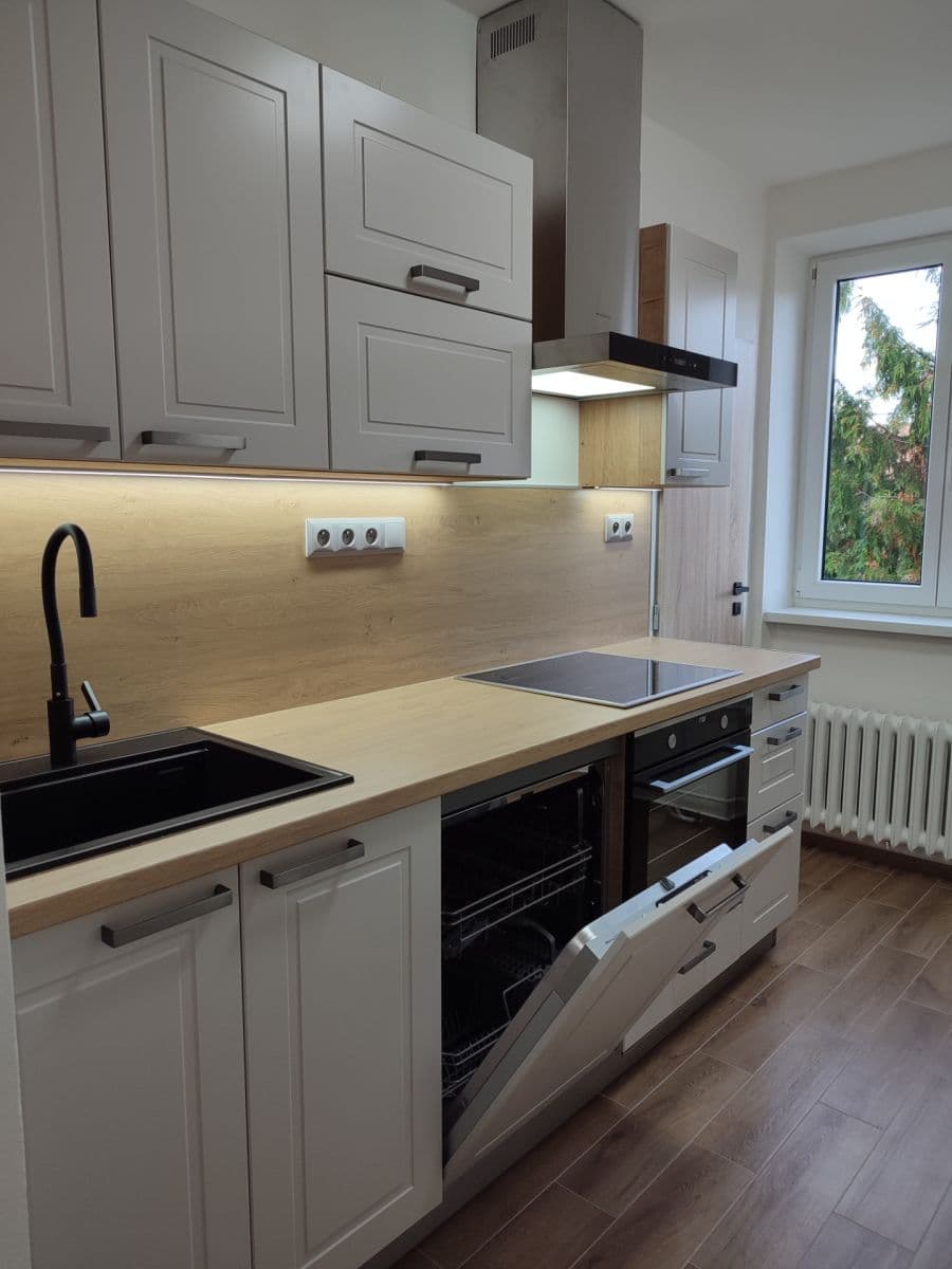 Pronájem bytu 3+1 78 m², Karlov, Velké Meziříčí, Kraj Vysočina Pronájem bytu 3+1 78 m², Karlov, Velké Meziříčí, Kraj Vysočina