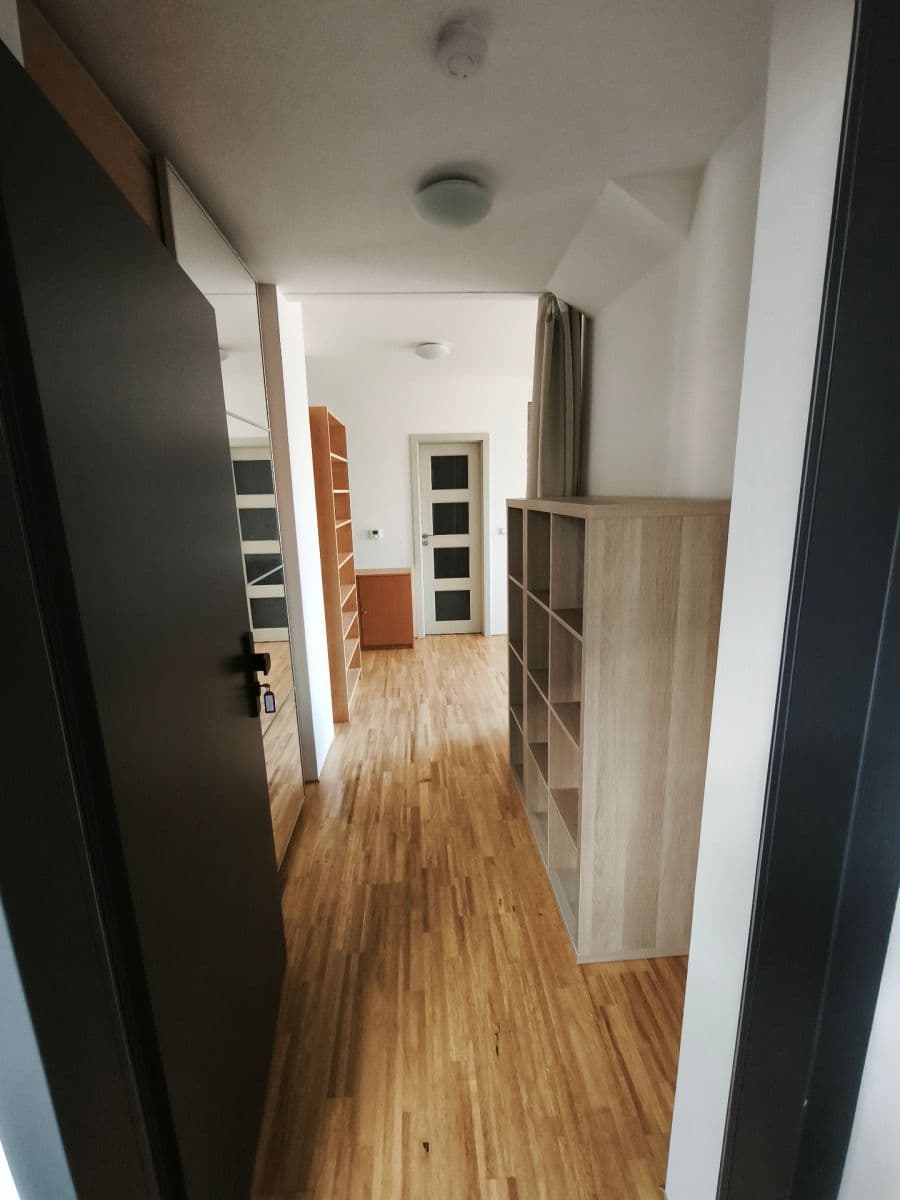 Pronájem bytu 3+kk 68 m², Sobínská, Praha, Praha Pronájem bytu 3+kk 68 m², Sobínská, Praha, Praha