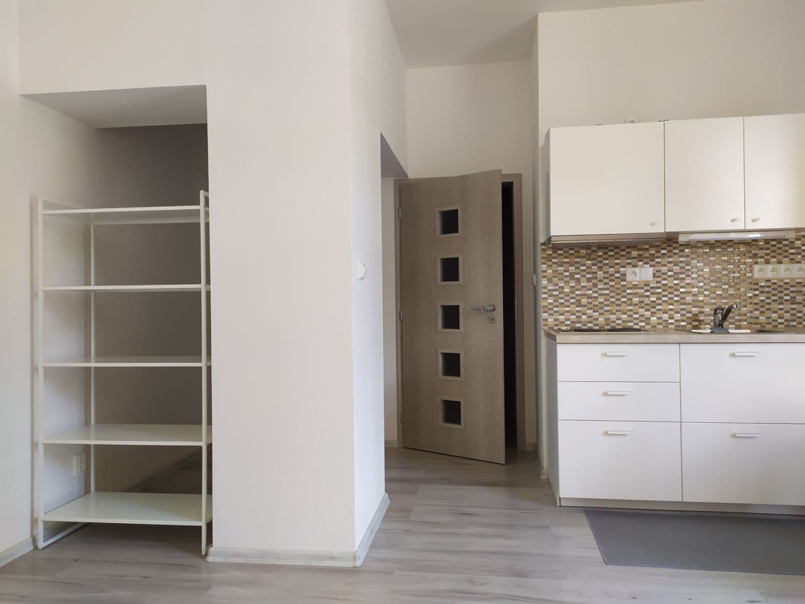 Pronájem bytu 1+kk 32 m², Slepá, Milovice, Středočeský kraj Pronájem bytu 1+kk 32 m², Slepá, Milovice, Středočeský kraj