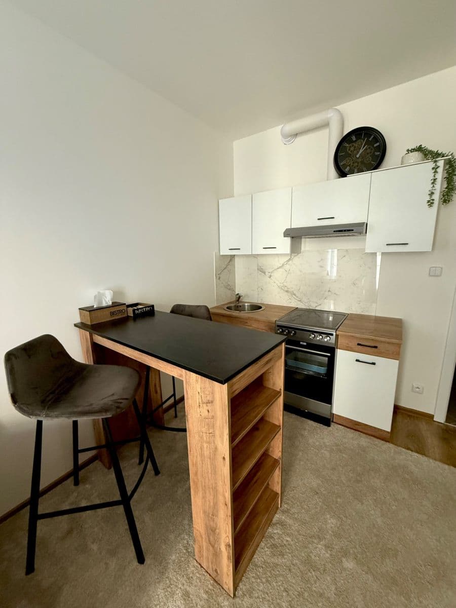 Pronájem bytu 1+kk 34 m², Čakovická, Praha, Praha Pronájem bytu 1+kk 34 m², Čakovická, Praha, Praha