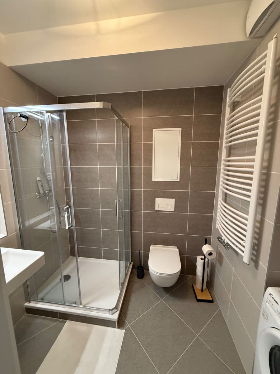 Pronájem bytu 1+kk 34 m², Čakovická, Praha, Praha Pronájem bytu 1+kk 34 m², Čakovická, Praha, Praha