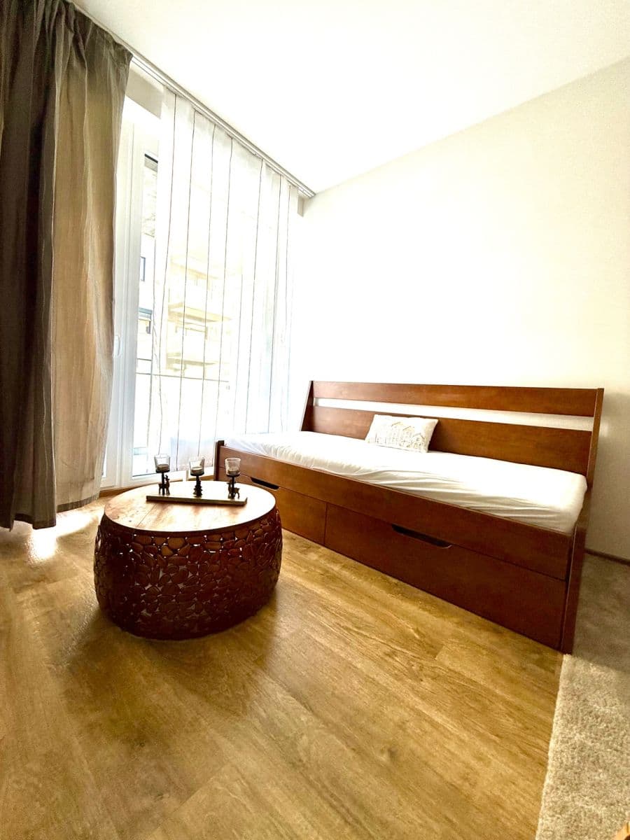 Pronájem bytu 1+kk 34 m², Čakovická, Praha, Praha Pronájem bytu 1+kk 34 m², Čakovická, Praha, Praha