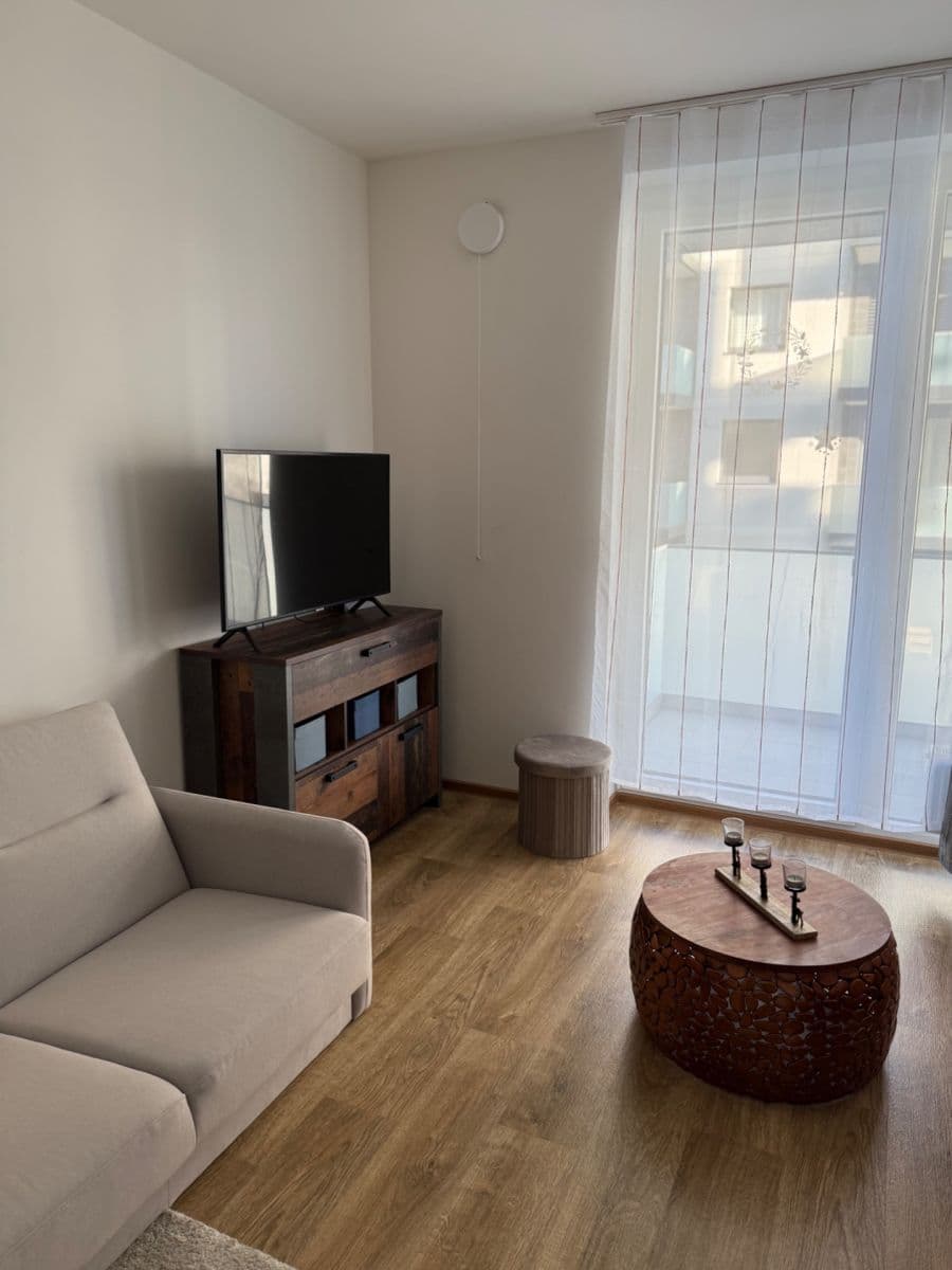Pronájem bytu 1+kk 34 m², Čakovická, Praha, Praha Pronájem bytu 1+kk 34 m², Čakovická, Praha, Praha