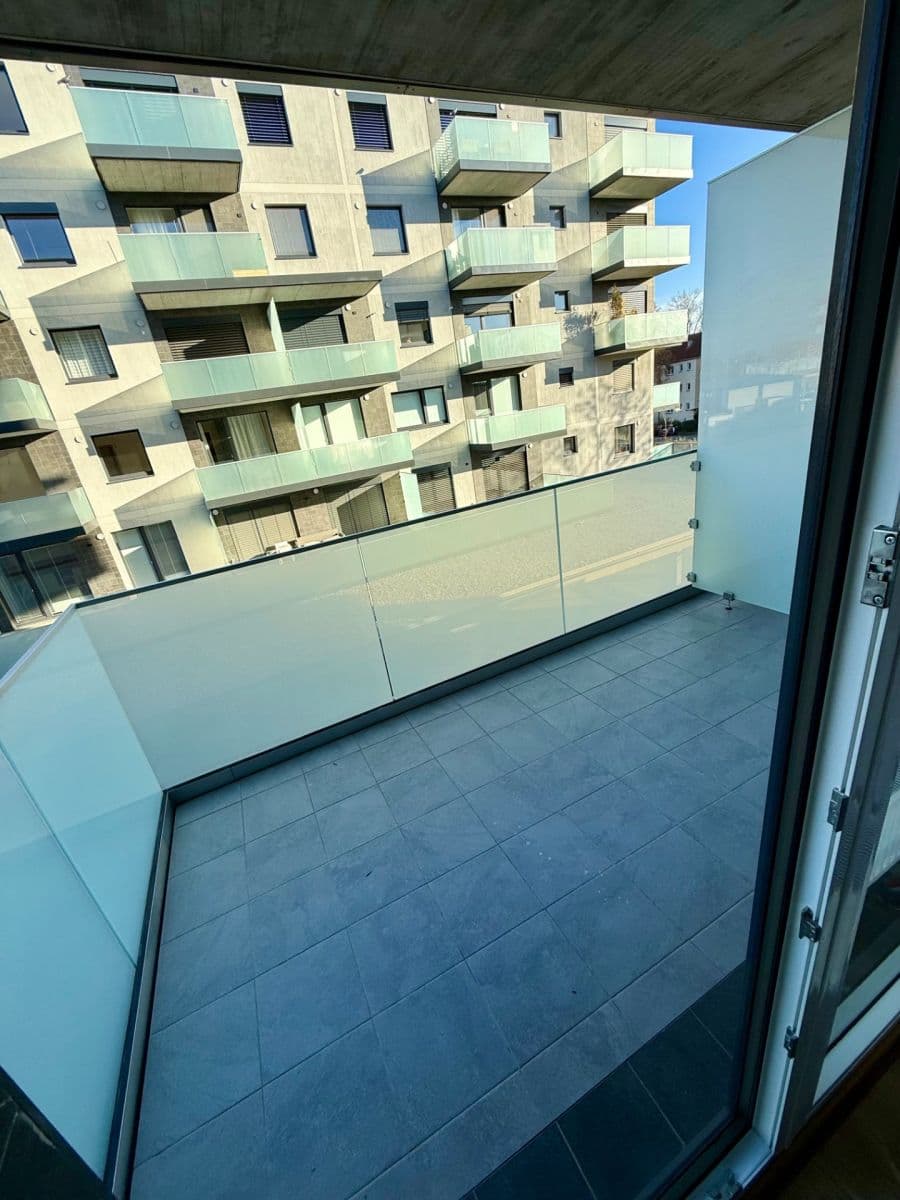 Pronájem bytu 1+kk 34 m², Čakovická, Praha, Praha Pronájem bytu 1+kk 34 m², Čakovická, Praha, Praha