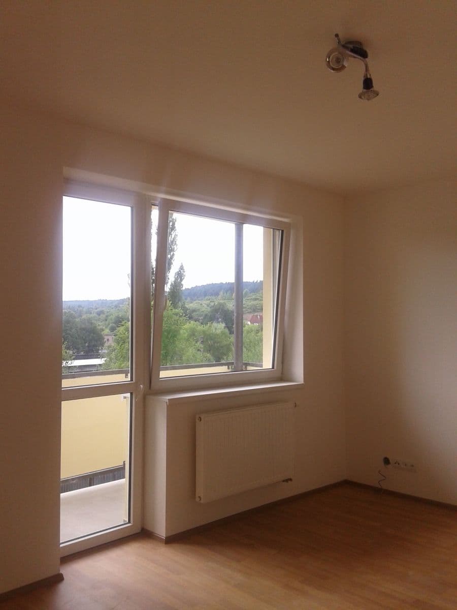 Pronájem bytu 1+1 38 m², Dukelských hrdinů, Rakovník, Středočeský kraj Pronájem bytu 1+1 38 m², Dukelských hrdinů, Rakovník, Středočeský kraj