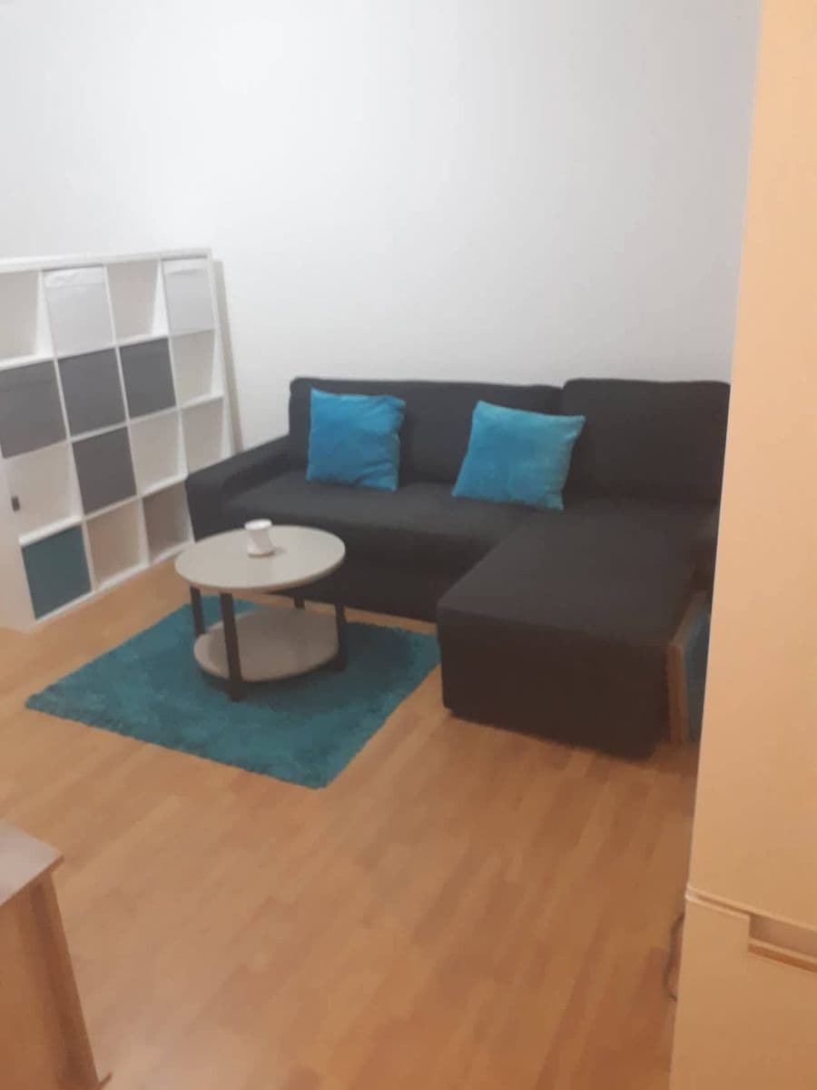 Pronájem bytu 1+1 38 m², Dukelských hrdinů, Rakovník, Středočeský kraj Pronájem bytu 1+1 38 m², Dukelských hrdinů, Rakovník, Středočeský kraj