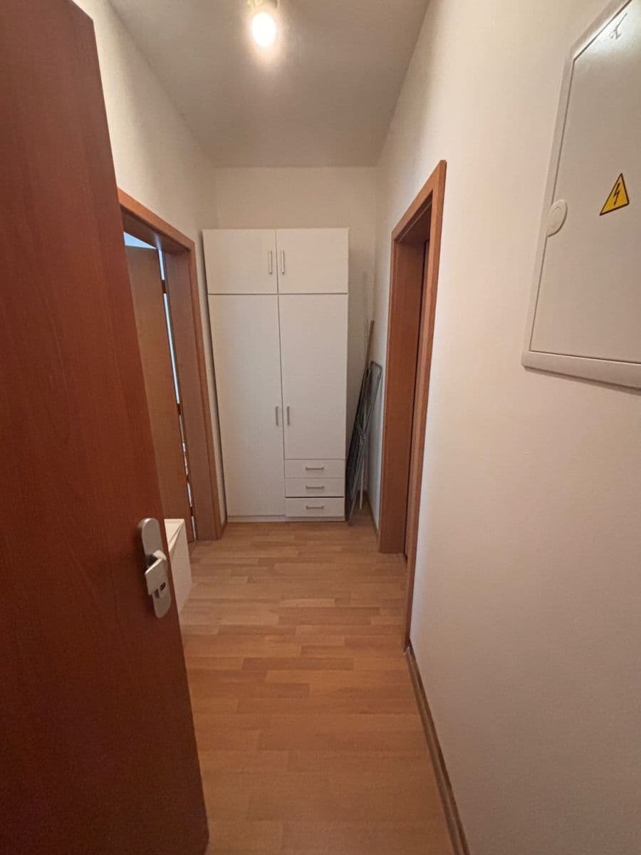 Pronájem bytu 1+1 38 m², Dukelských hrdinů, Rakovník, Středočeský kraj Pronájem bytu 1+1 38 m², Dukelských hrdinů, Rakovník, Středočeský kraj