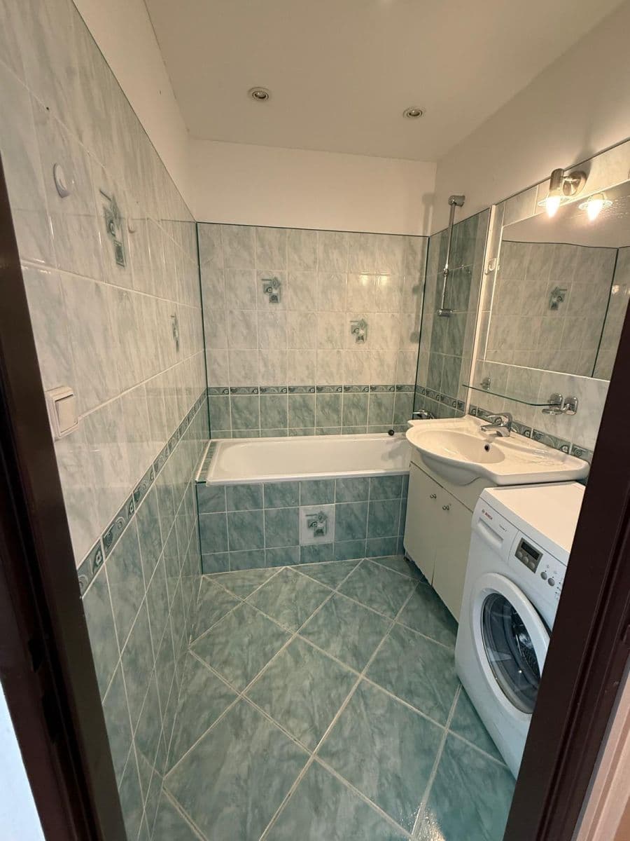 Prodej bytu 2+1 54 m², Krhanická, Praha, Praha Prodej bytu 2+1 54 m², Krhanická, Praha, Praha