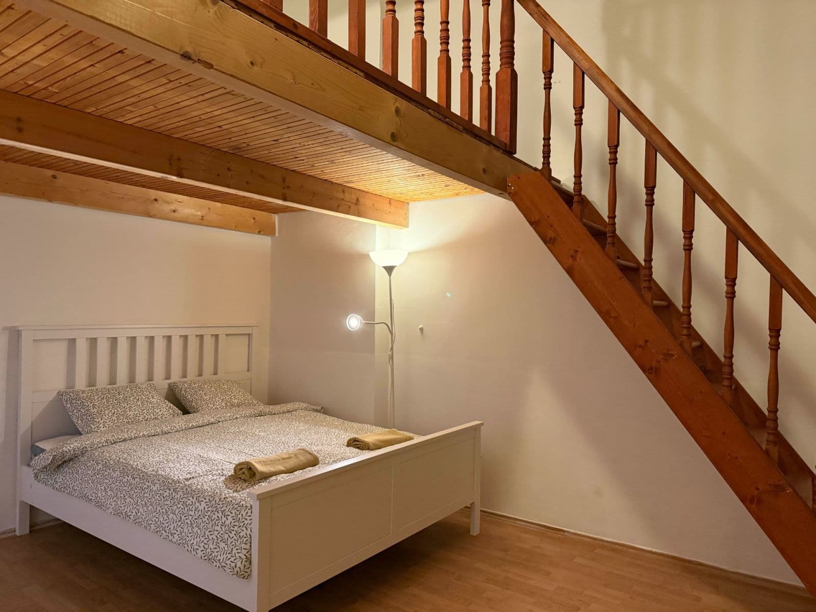 Pronájem bytu 1+1 50 m², Hořejší nábřeží, Praha, Praha Pronájem bytu 1+1 50 m², Hořejší nábřeží, Praha, Praha