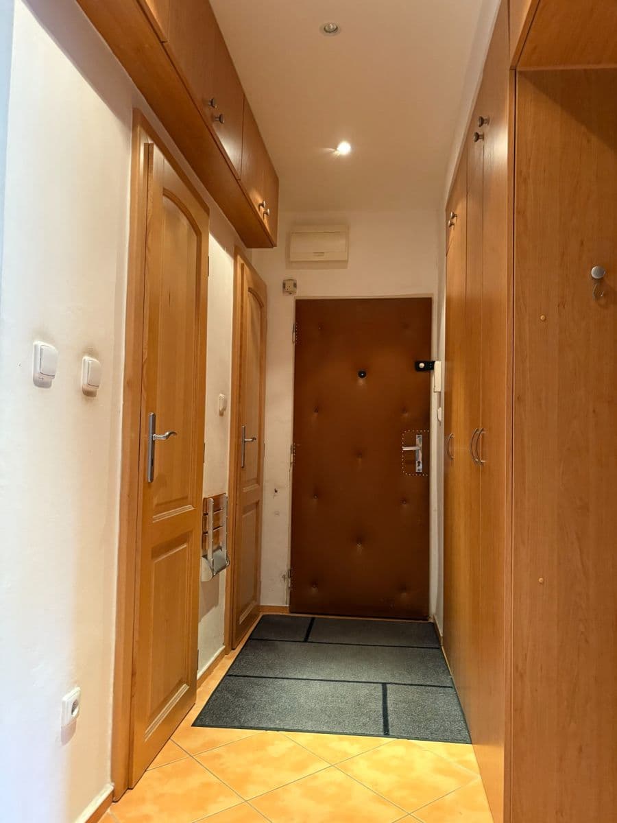 Pronájem bytu 4+1 90 m², Plojharova, Praha, Praha Pronájem bytu 4+1 90 m², Plojharova, Praha, Praha