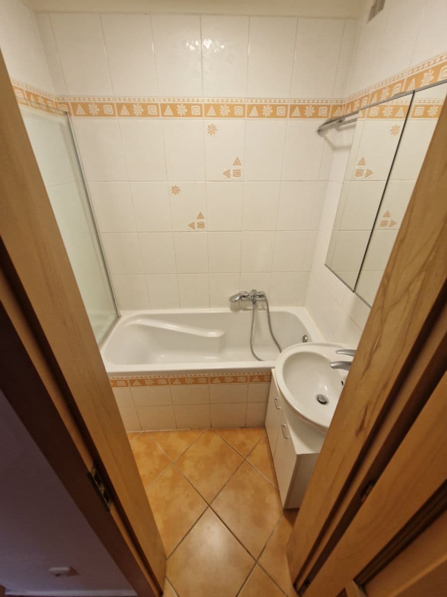 Pronájem bytu 4+1 90 m², Plojharova, Praha, Praha Pronájem bytu 4+1 90 m², Plojharova, Praha, Praha