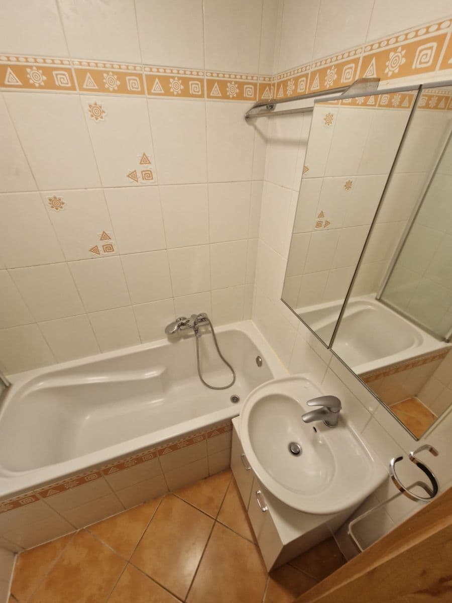 Pronájem bytu 4+1 90 m², Plojharova, Praha, Praha Pronájem bytu 4+1 90 m², Plojharova, Praha, Praha