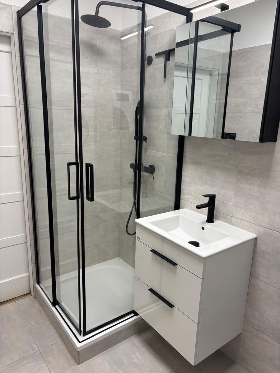 Pronájem bytu 1+kk 36 m², nábřeží Závodu míru, Pardubice, Pardubický kraj Pronájem bytu 1+kk 36 m², nábřeží Závodu míru, Pardubice, Pardubický kraj