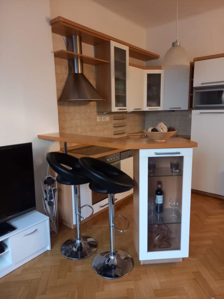 Prodej bytu 2+kk 43 m², Nad Jezerkou, Praha, Praha Prodej bytu 2+kk 43 m², Nad Jezerkou, Praha, Praha