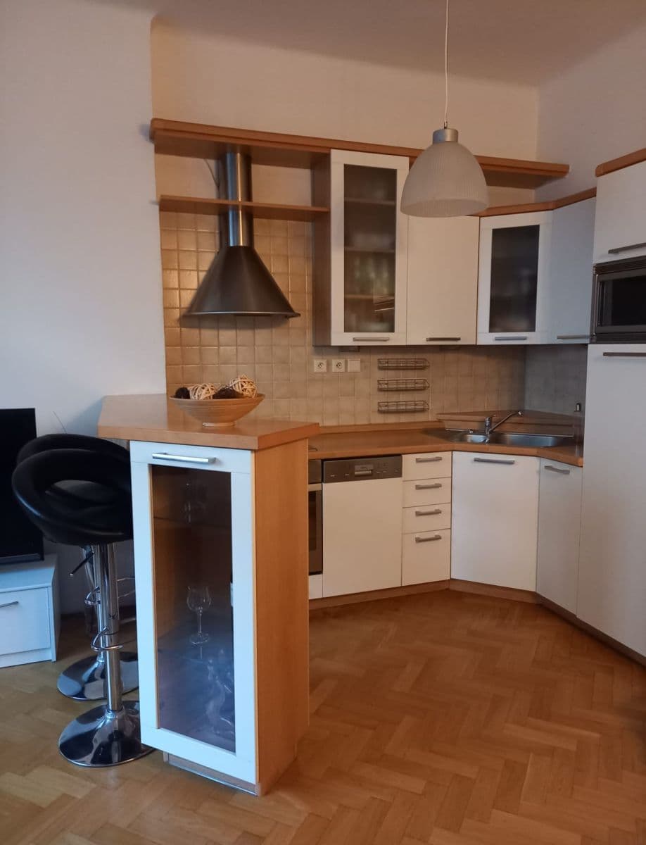 Prodej bytu 2+kk 43 m², Nad Jezerkou, Praha, Praha Prodej bytu 2+kk 43 m², Nad Jezerkou, Praha, Praha