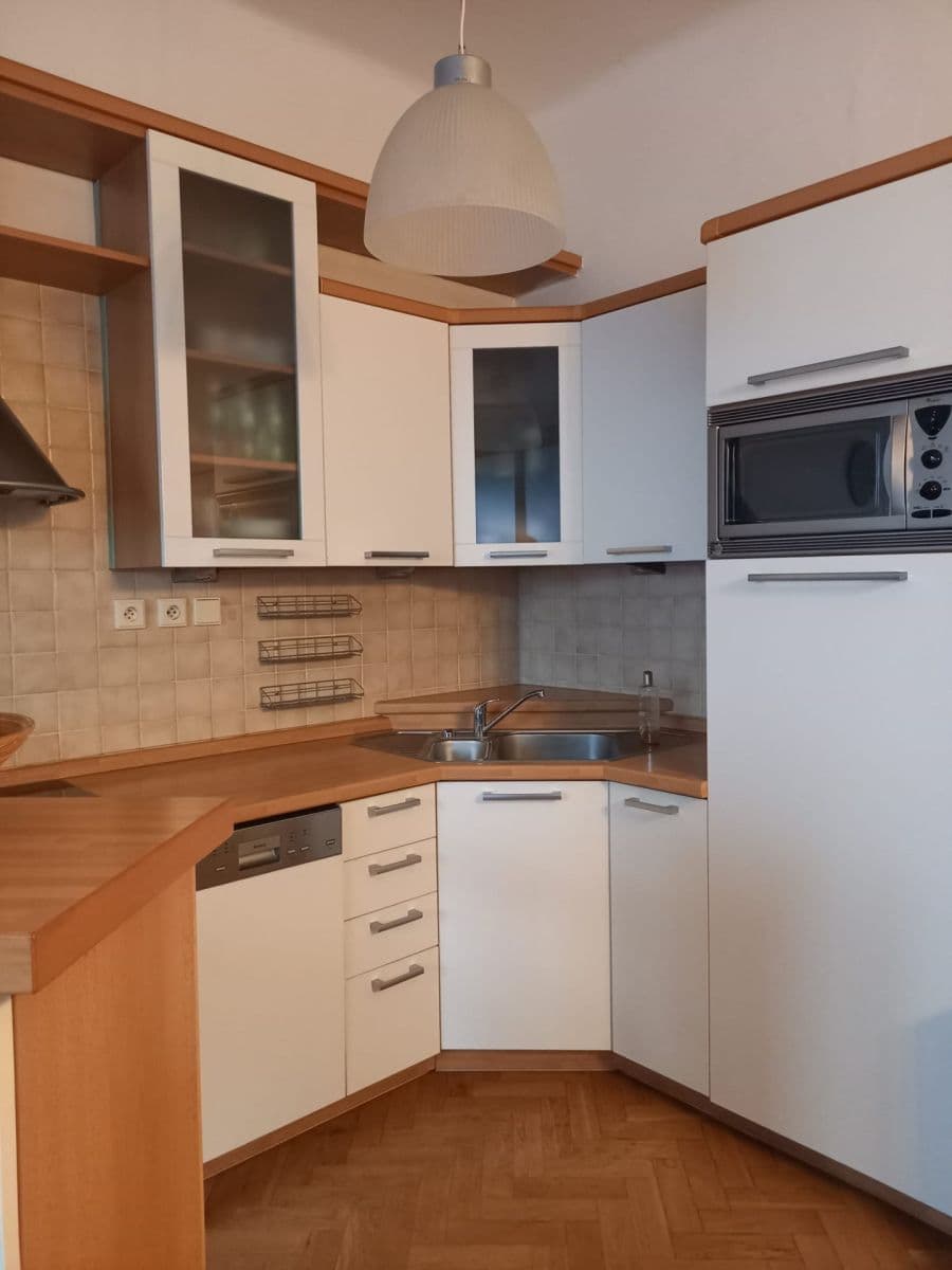 Prodej bytu 2+kk 43 m², Nad Jezerkou, Praha, Praha Prodej bytu 2+kk 43 m², Nad Jezerkou, Praha, Praha