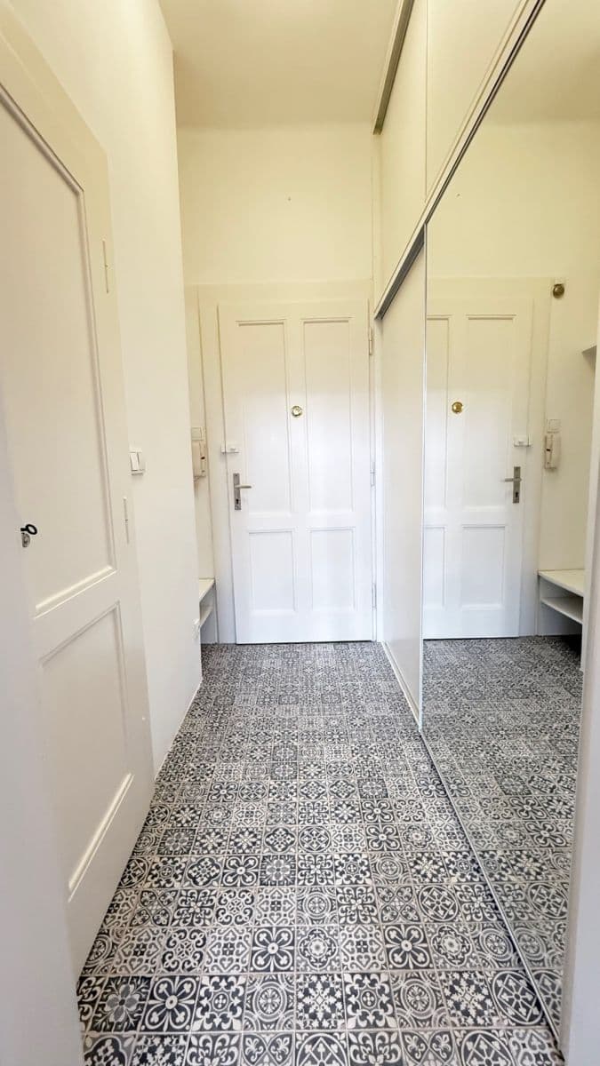 Pronájem bytu 1+kk 27 m², Gabčíkova, Praha, Praha Pronájem bytu 1+kk 27 m², Gabčíkova, Praha, Praha