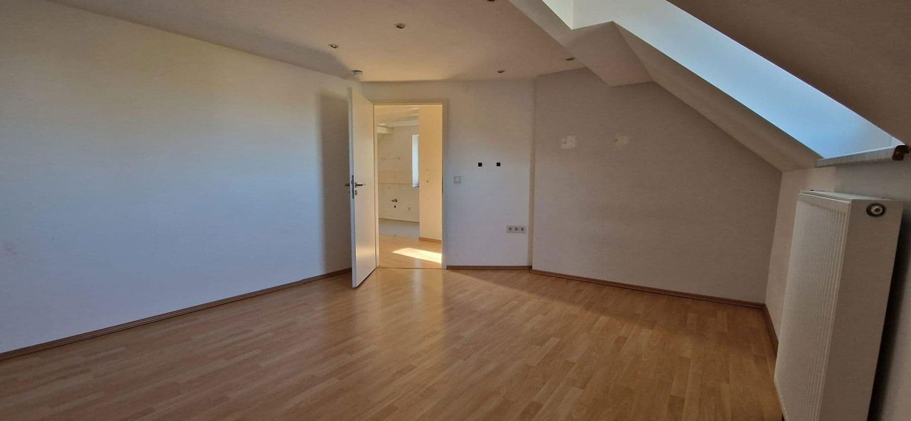 Pronájem bytu 3+1 65 m², Wupperstr. 101, Solingen, Severní Porýní-Vestfálsko Pronájem bytu 3+1 65 m², Wupperstr. 101, Solingen, Severní Porýní-Vestfálsko