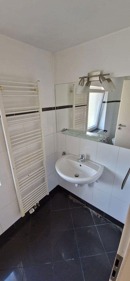 Pronájem bytu 3+1 65 m², Wupperstr. 101, Solingen, Severní Porýní-Vestfálsko Pronájem bytu 3+1 65 m², Wupperstr. 101, Solingen, Severní Porýní-Vestfálsko