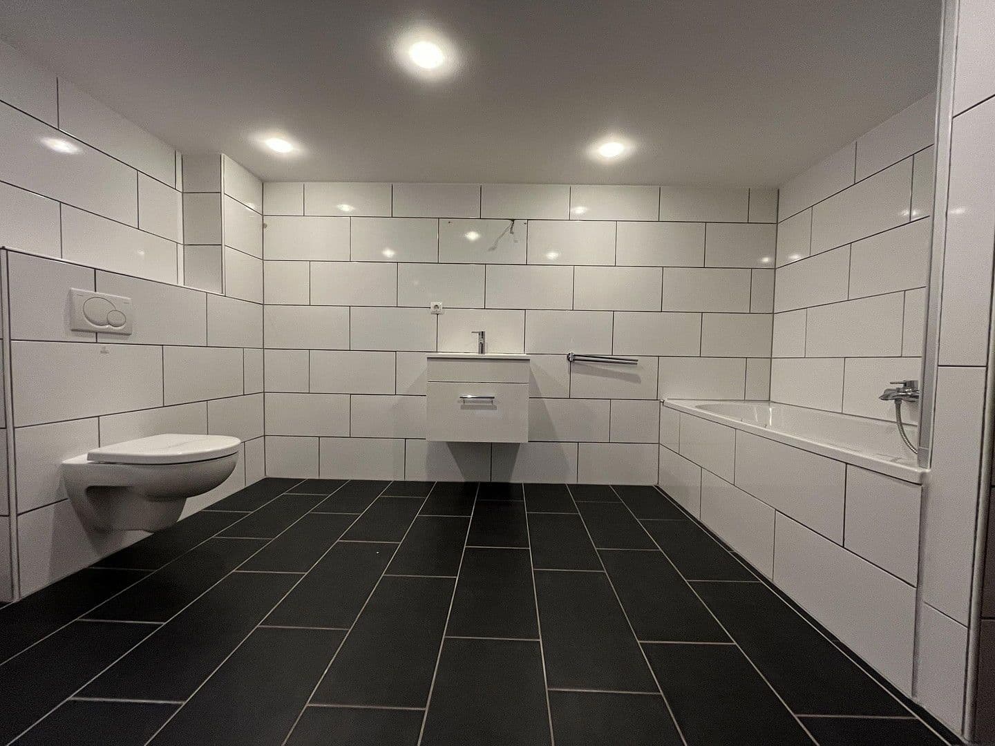 Pronájem bytu 2+1 80 m², Unter St. Clemens 28, Solingen, Severní Porýní-Vestfálsko Pronájem bytu 2+1 80 m², Unter St. Clemens 28, Solingen, Severní Porýní-Vestfálsko