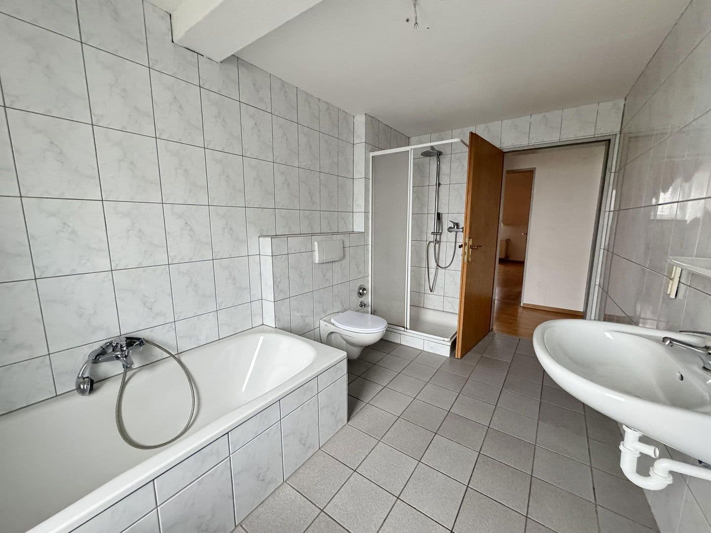 Pronájem bytu 5+1 90 m², Regerstr. 16, Solingen, Severní Porýní-Vestfálsko Pronájem bytu 5+1 90 m², Regerstr. 16, Solingen, Severní Porýní-Vestfálsko