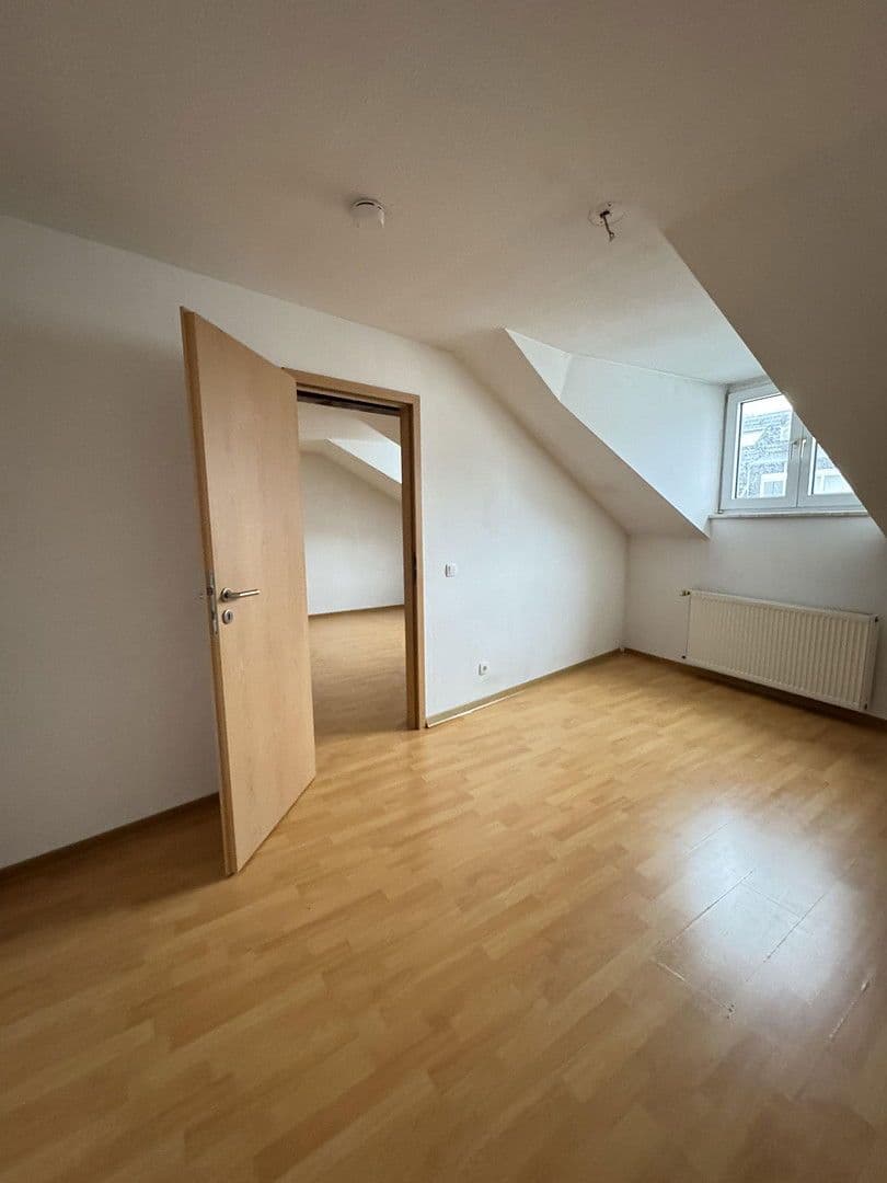 Pronájem bytu 5+1 90 m², Regerstr. 16, Solingen, Severní Porýní-Vestfálsko Pronájem bytu 5+1 90 m², Regerstr. 16, Solingen, Severní Porýní-Vestfálsko