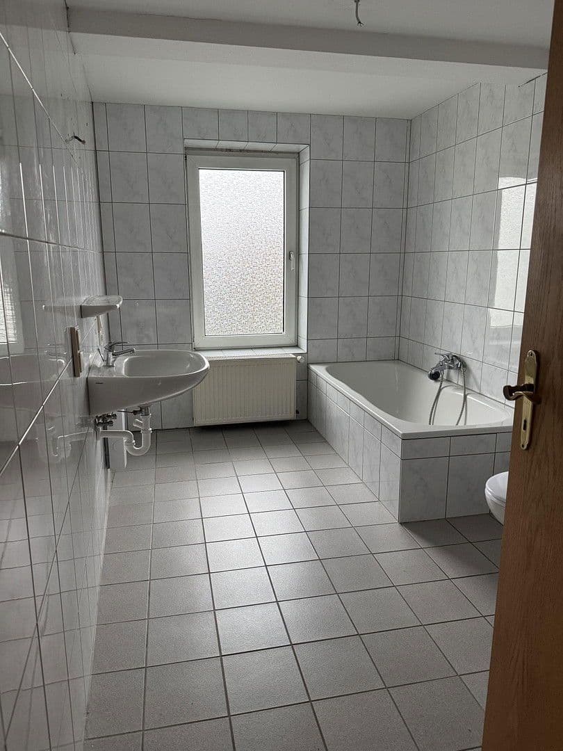 Pronájem bytu 5+1 90 m², Regerstr. 16, Solingen, Severní Porýní-Vestfálsko Pronájem bytu 5+1 90 m², Regerstr. 16, Solingen, Severní Porýní-Vestfálsko