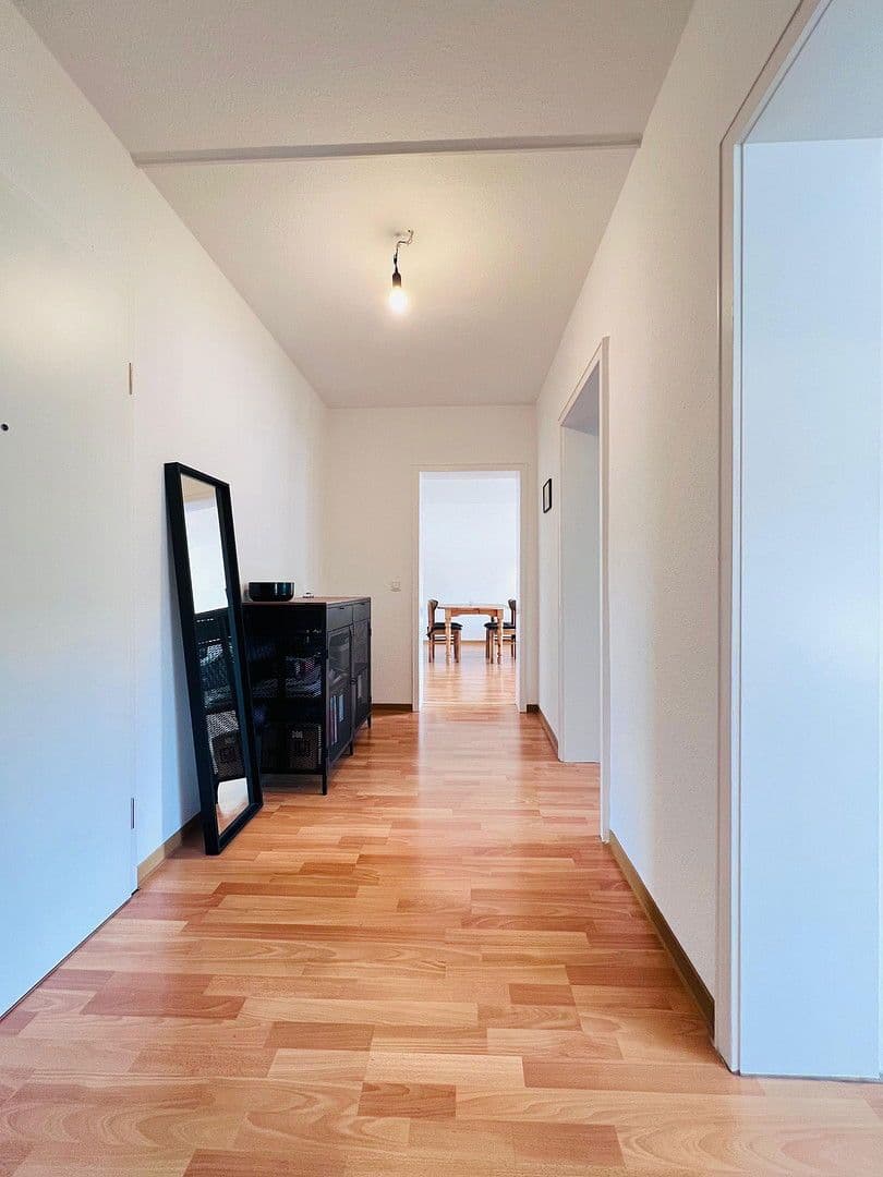 Pronájem bytu 2+1 64 m², Eisenacher Straße 4, Schwetzingen, Bádensko-Württembersko Pronájem bytu 2+1 64 m², Eisenacher Straße 4, Schwetzingen, Bádensko-Württembersko