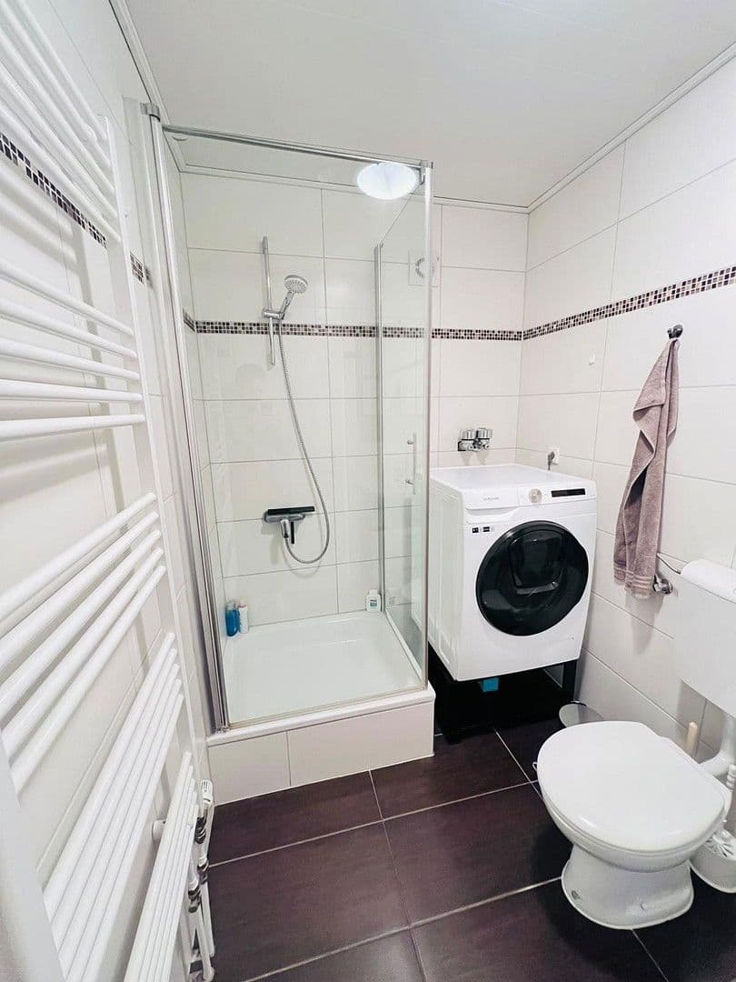 Pronájem bytu 2+1 64 m², Eisenacher Straße 4, Schwetzingen, Bádensko-Württembersko Pronájem bytu 2+1 64 m², Eisenacher Straße 4, Schwetzingen, Bádensko-Württembersko