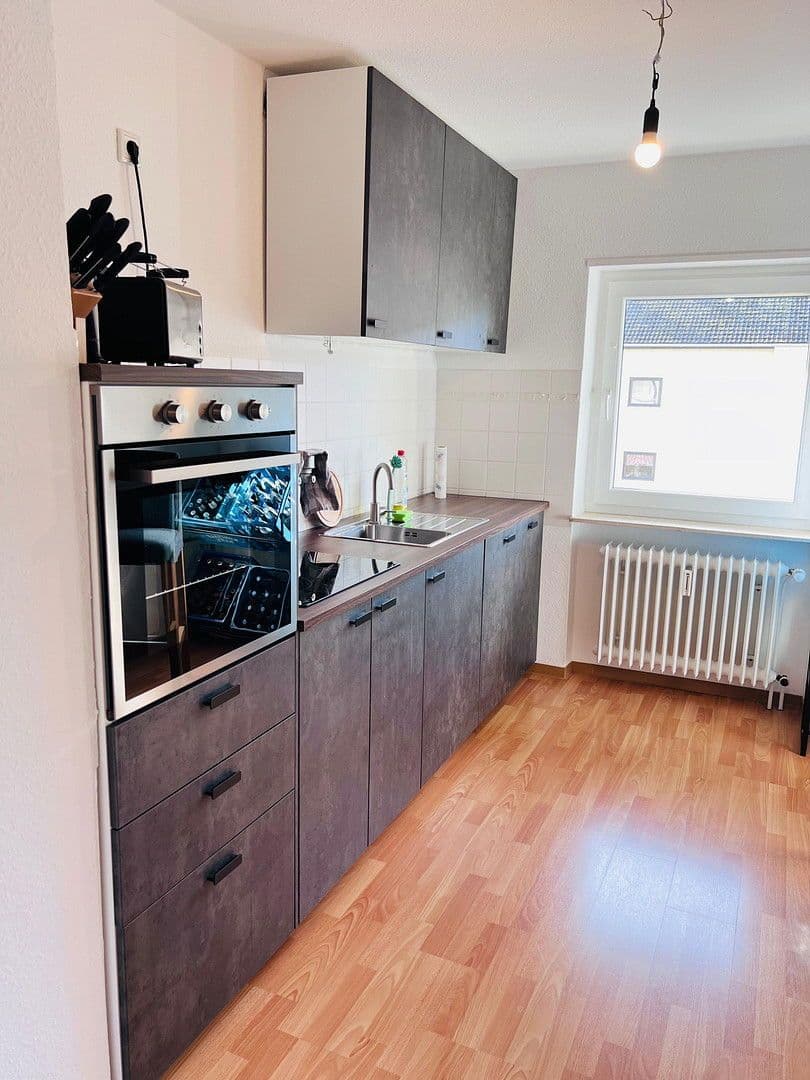 Pronájem bytu 2+1 64 m², Eisenacher Straße 4, Schwetzingen, Bádensko-Württembersko Pronájem bytu 2+1 64 m², Eisenacher Straße 4, Schwetzingen, Bádensko-Württembersko