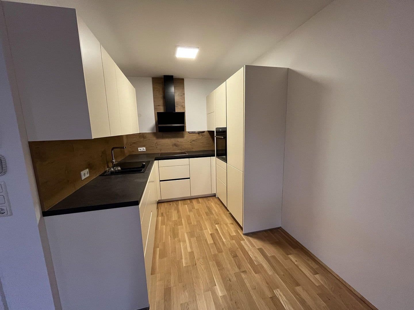 Prodej bytu 2+kk 69 m², Zeppelinstraße 54, Linz, Horní Rakousko Prodej bytu 2+kk 69 m², Zeppelinstraße 54, Linz, Horní Rakousko