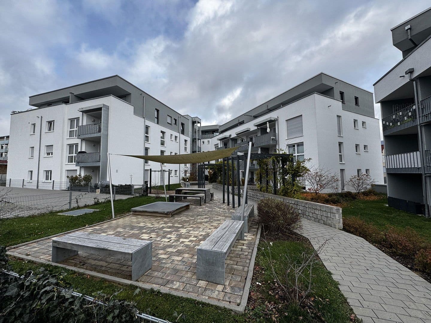 Pronájem bytu 3+1 90 m², Künzelsau, Bádensko-Württembersko Pronájem bytu 3+1 90 m², Künzelsau, Bádensko-Württembersko