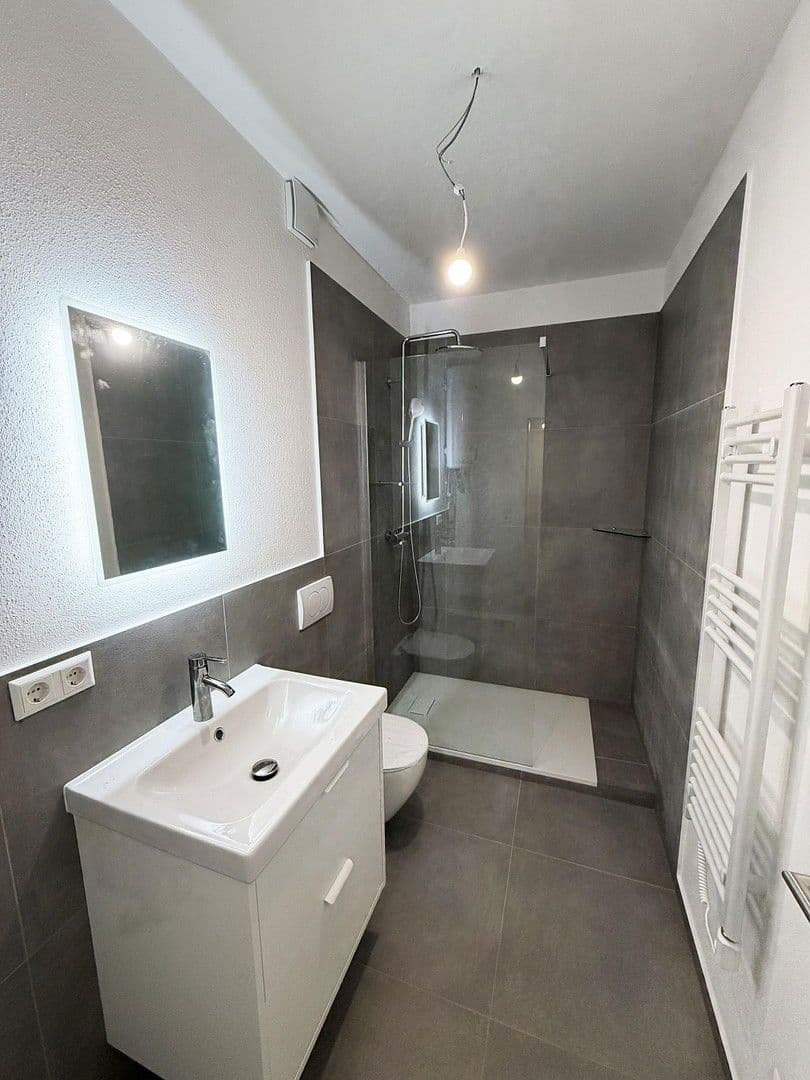 Pronájem bytu 1+1 33 m², Martin-Luther-Straße, Stuttgart, Bádensko-Württembersko Pronájem bytu 1+1 33 m², Martin-Luther-Straße, Stuttgart, Bádensko-Württembersko