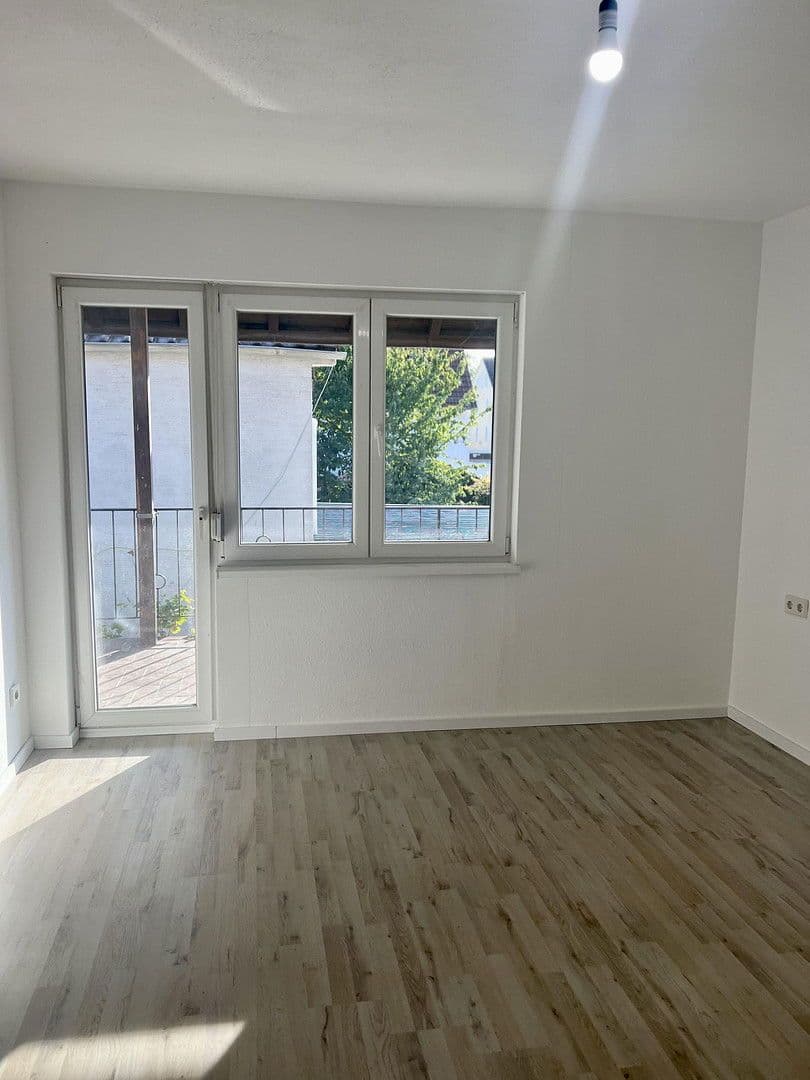 Pronájem bytu 4+1 110 m², Gartenstraße 3, Mühltal, Hessen Pronájem bytu 4+1 110 m², Gartenstraße 3, Mühltal, Hessen