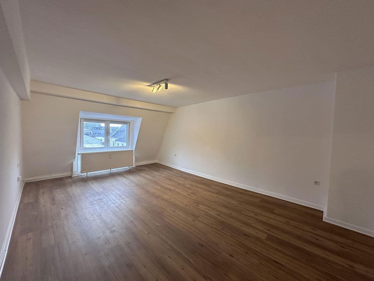 Prodej bytu 3+1 78 m², Matthiashofstrasse 22, Cáchy, Severní Porýní-Vestfálsko Prodej bytu 3+1 78 m², Matthiashofstrasse 22, Cáchy, Severní Porýní-Vestfálsko