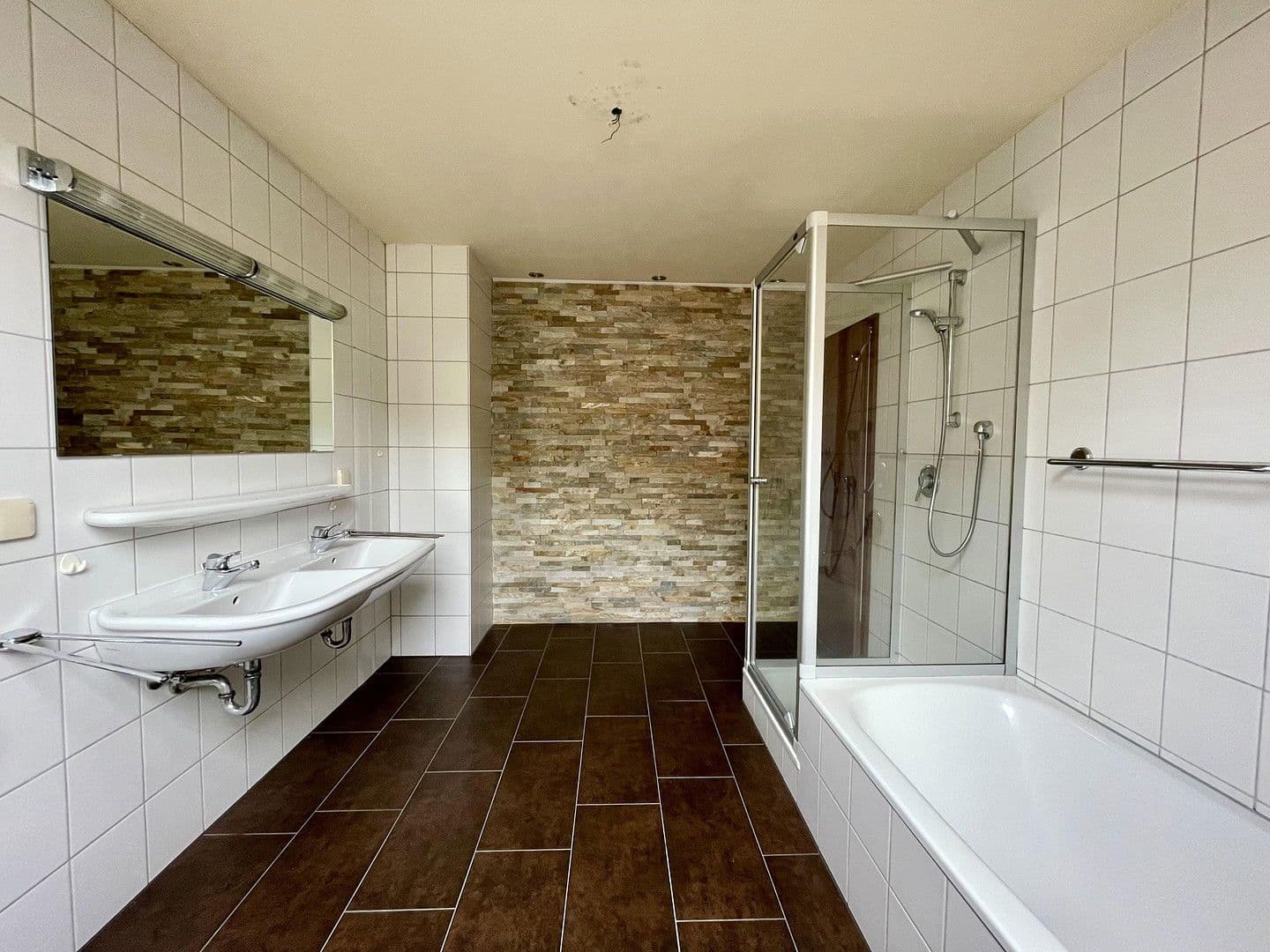 Pronájem bytu 3+1 109 m², Raibacher Tal 48, Groß-Umstadt, Hessen Pronájem bytu 3+1 109 m², Raibacher Tal 48, Groß-Umstadt, Hessen