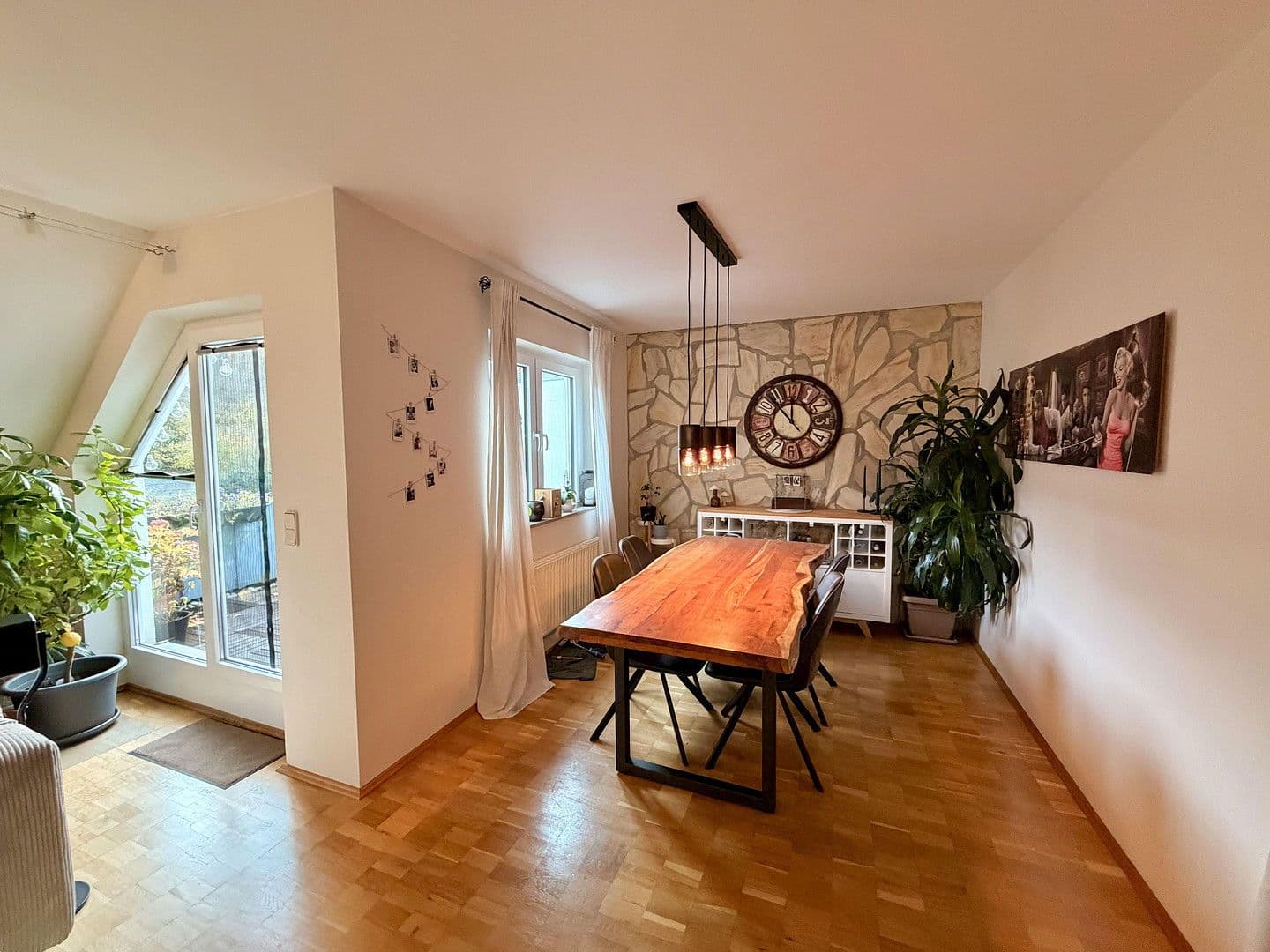Pronájem bytu 3+1 109 m², Raibacher Tal 48, Groß-Umstadt, Hessen Pronájem bytu 3+1 109 m², Raibacher Tal 48, Groß-Umstadt, Hessen