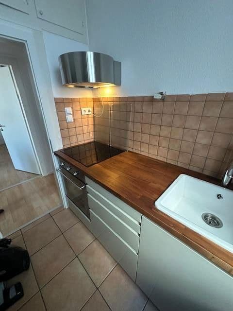 Pronájem bytu 3+1 75 m², Fürstenwall 142, Düsseldorf, Severní Porýní-Vestfálsko Pronájem bytu 3+1 75 m², Fürstenwall 142, Düsseldorf, Severní Porýní-Vestfálsko