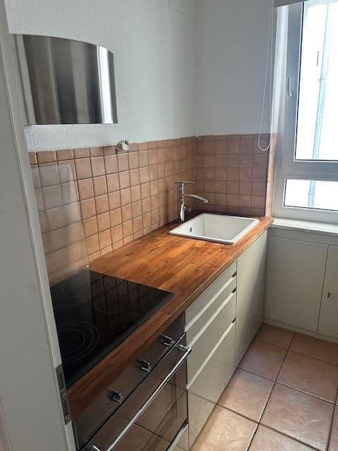 Pronájem bytu 3+1 75 m², Fürstenwall 142, Düsseldorf, Severní Porýní-Vestfálsko Pronájem bytu 3+1 75 m², Fürstenwall 142, Düsseldorf, Severní Porýní-Vestfálsko