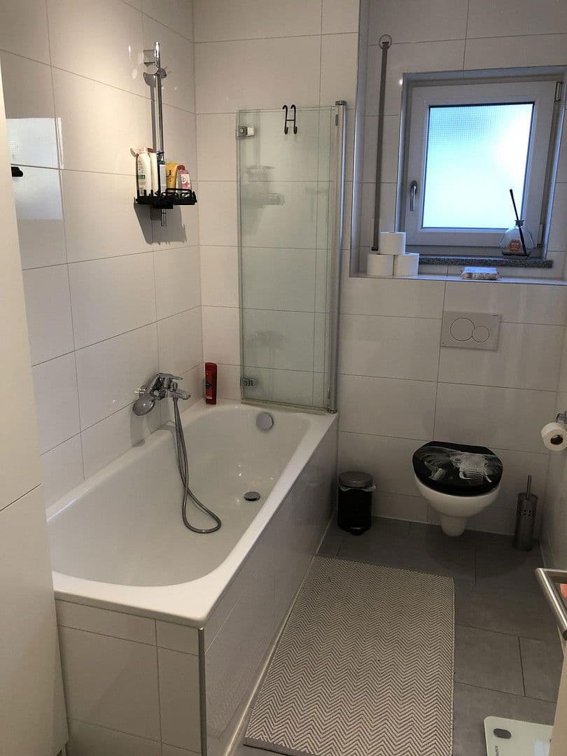 Pronájem bytu 2+1 60 m², Münchner Str. 74 b, Unterhaching, Bavorsko Pronájem bytu 2+1 60 m², Münchner Str. 74 b, Unterhaching, Bavorsko