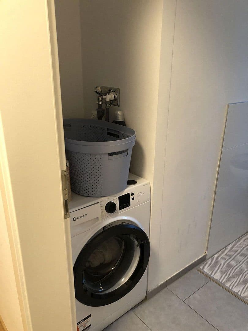 Pronájem bytu 2+1 60 m², Münchner Str. 74 b, Unterhaching, Bavorsko Pronájem bytu 2+1 60 m², Münchner Str. 74 b, Unterhaching, Bavorsko