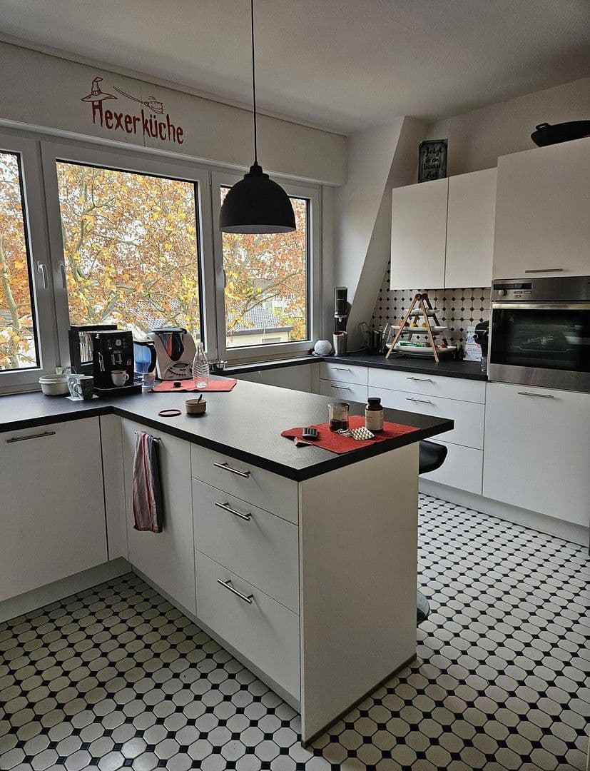 Pronájem bytu 3+1 105 m², Hugenottenallee 95-97, Neu-Isenburg, Hessen Pronájem bytu 3+1 105 m², Hugenottenallee 95-97, Neu-Isenburg, Hessen