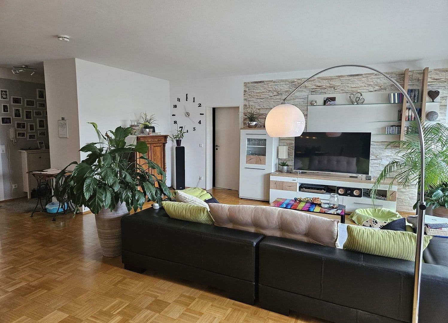 Pronájem bytu 3+1 105 m², Hugenottenallee 95-97, Neu-Isenburg, Hessen Pronájem bytu 3+1 105 m², Hugenottenallee 95-97, Neu-Isenburg, Hessen