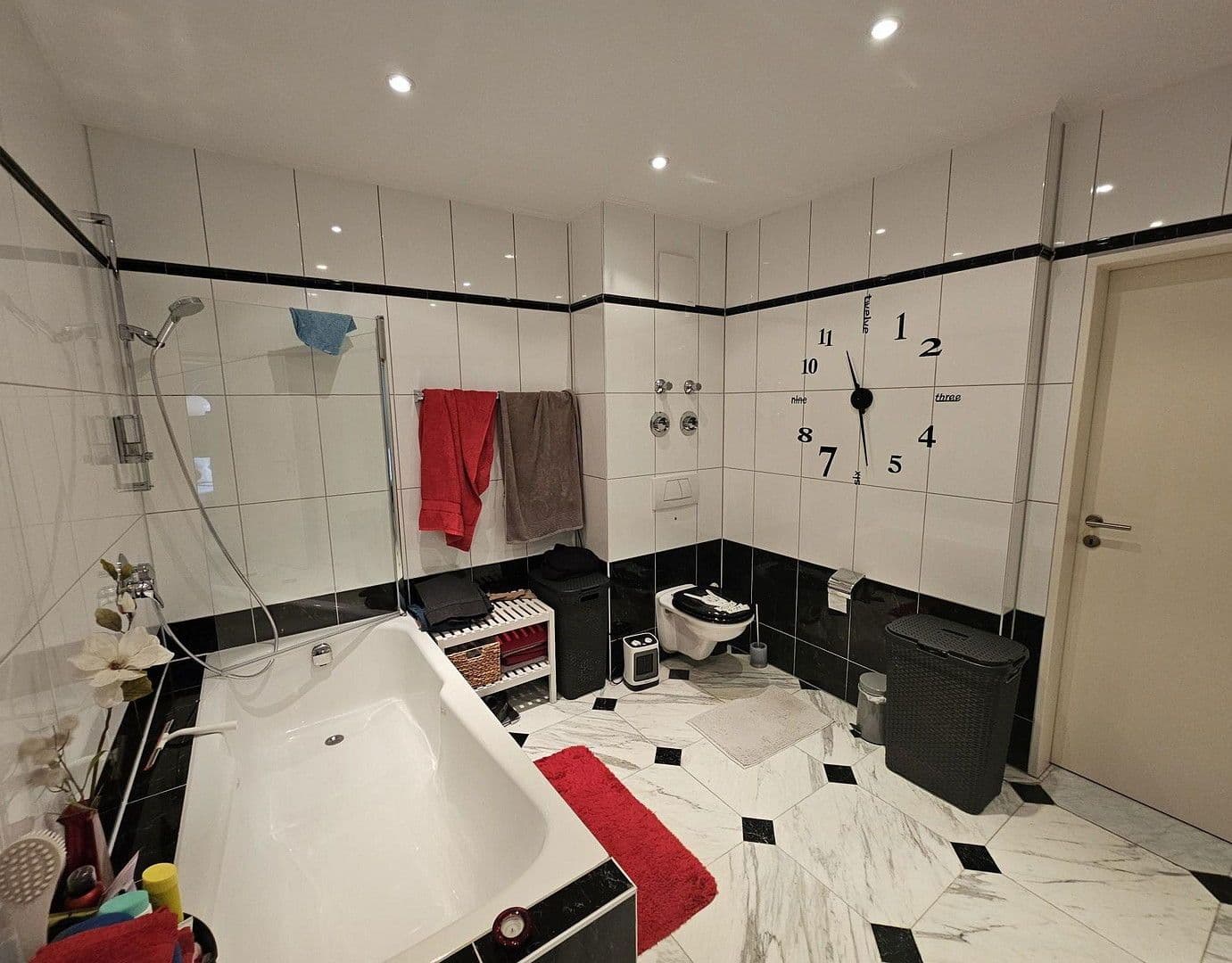 Pronájem bytu 3+1 105 m², Hugenottenallee 95-97, Neu-Isenburg, Hessen Pronájem bytu 3+1 105 m², Hugenottenallee 95-97, Neu-Isenburg, Hessen