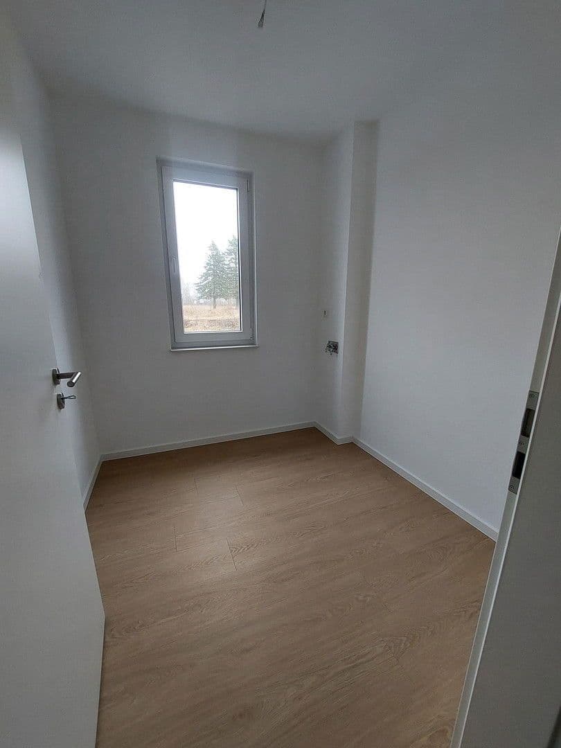 Pronájem bytu 3+1 93 m², Bahnhofsstrasse 4, Peenemünde, Mecklenburg-Vorpommern Pronájem bytu 3+1 93 m², Bahnhofsstrasse 4, Peenemünde, Mecklenburg-Vorpommern