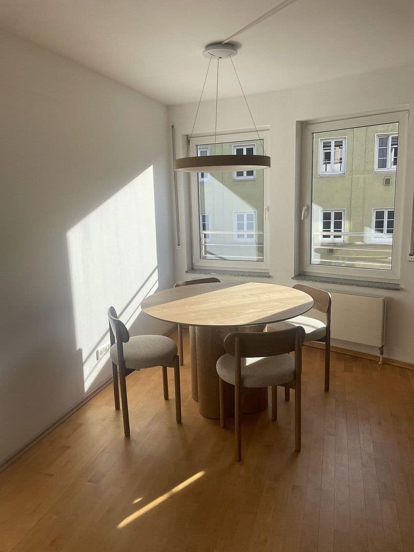 Pronájem bytu 2+1 50 m², Türkenstraße 29, München, Bavorsko Pronájem bytu 2+1 50 m², Türkenstraße 29, München, Bavorsko