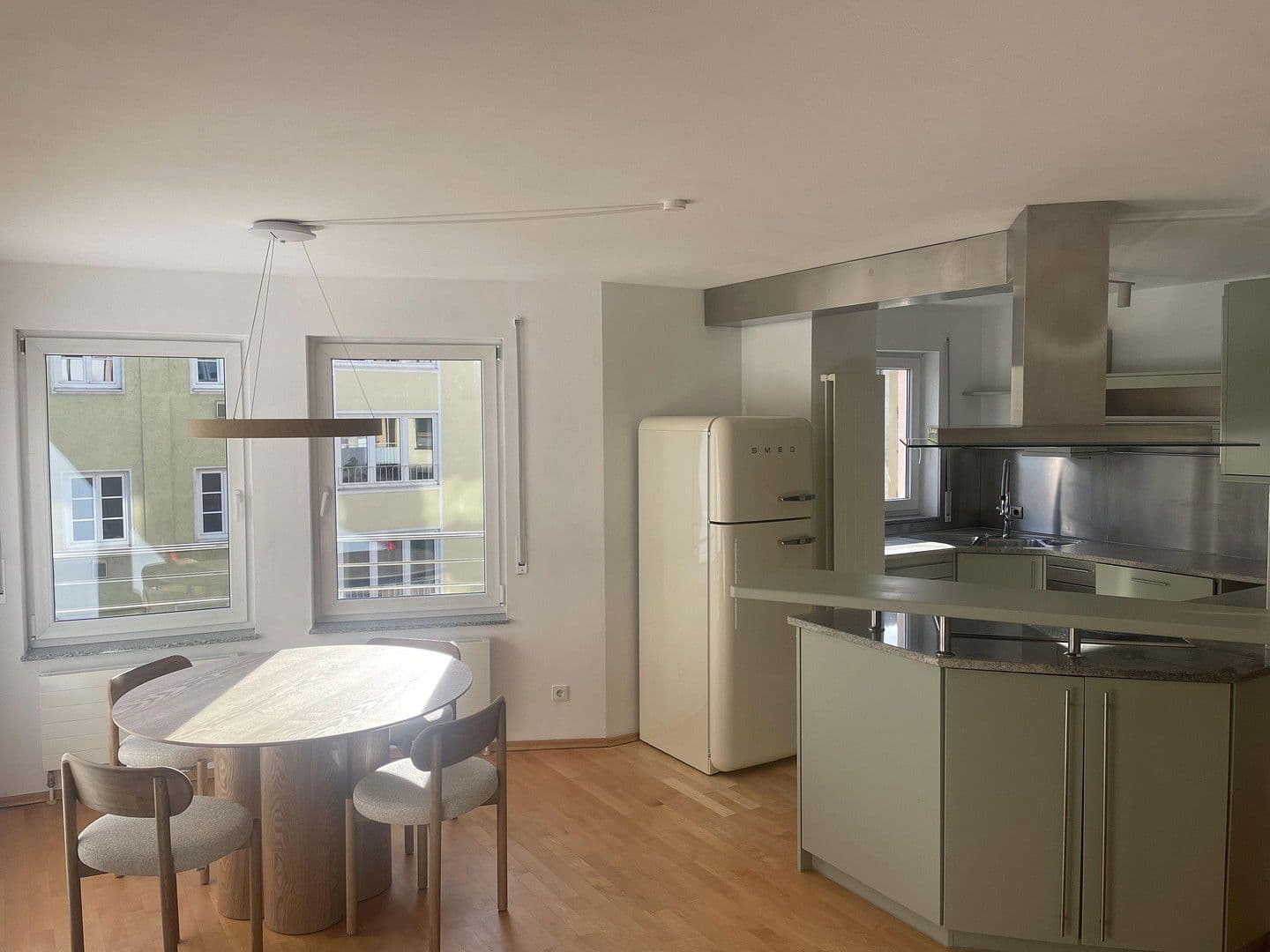 Pronájem bytu 2+1 50 m², Türkenstraße 29, München, Bavorsko Pronájem bytu 2+1 50 m², Türkenstraße 29, München, Bavorsko