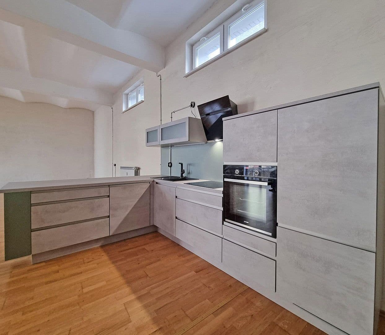 Pronájem bytu 1+1 104 m², Dittenberger Straße 4, Halle, Sasko-Anhaltsko Pronájem bytu 1+1 104 m², Dittenberger Straße 4, Halle, Sasko-Anhaltsko